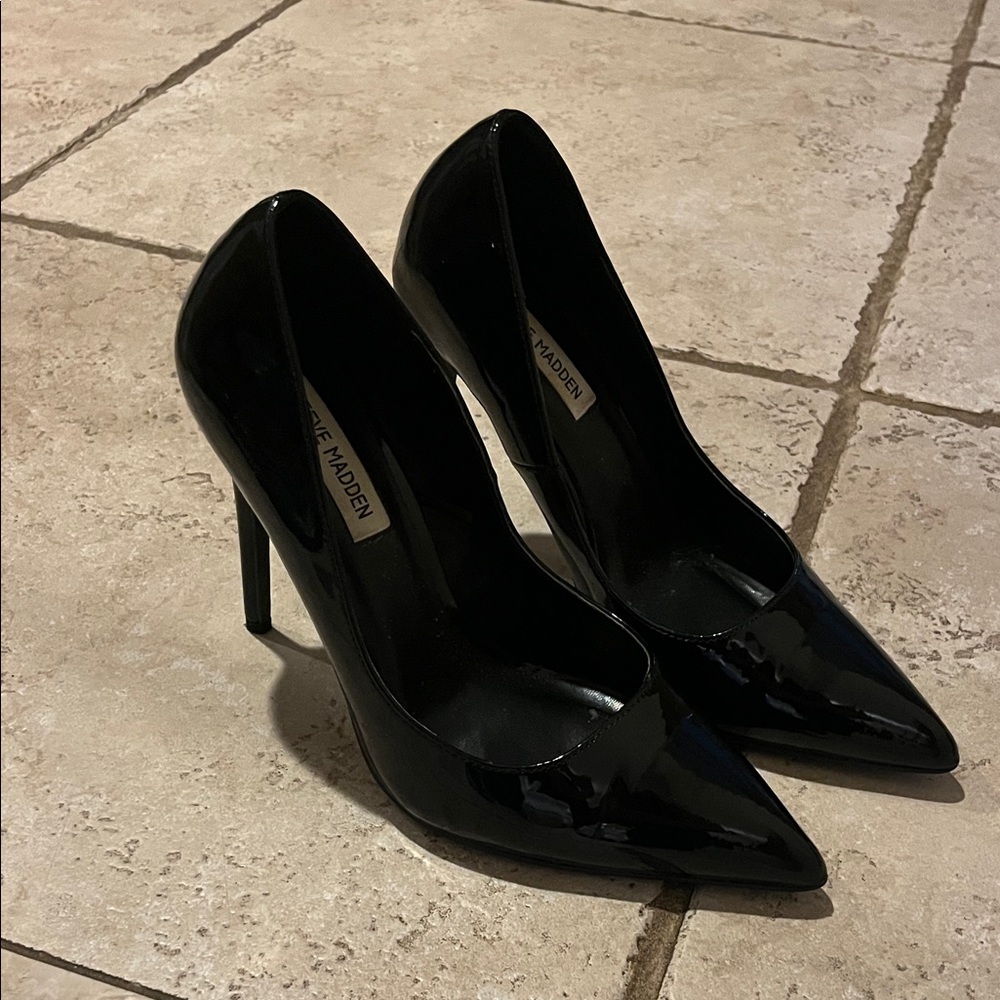 Steve Madden Black Patent Pointed-Toe Stiletto Heels